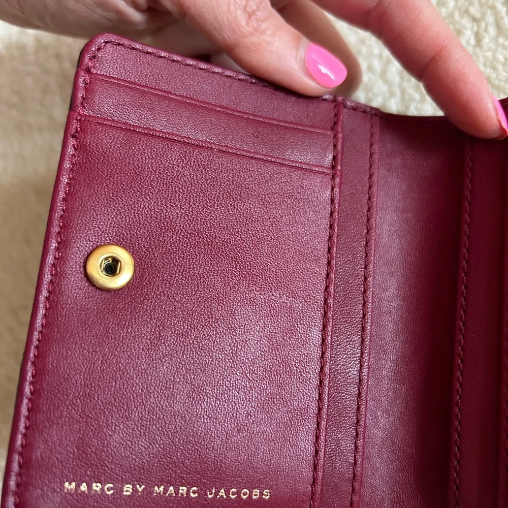 Marc By Marc Jacobs Burgundy Leather Wallet with Yellow Bird Patch - Picture 3 of 5